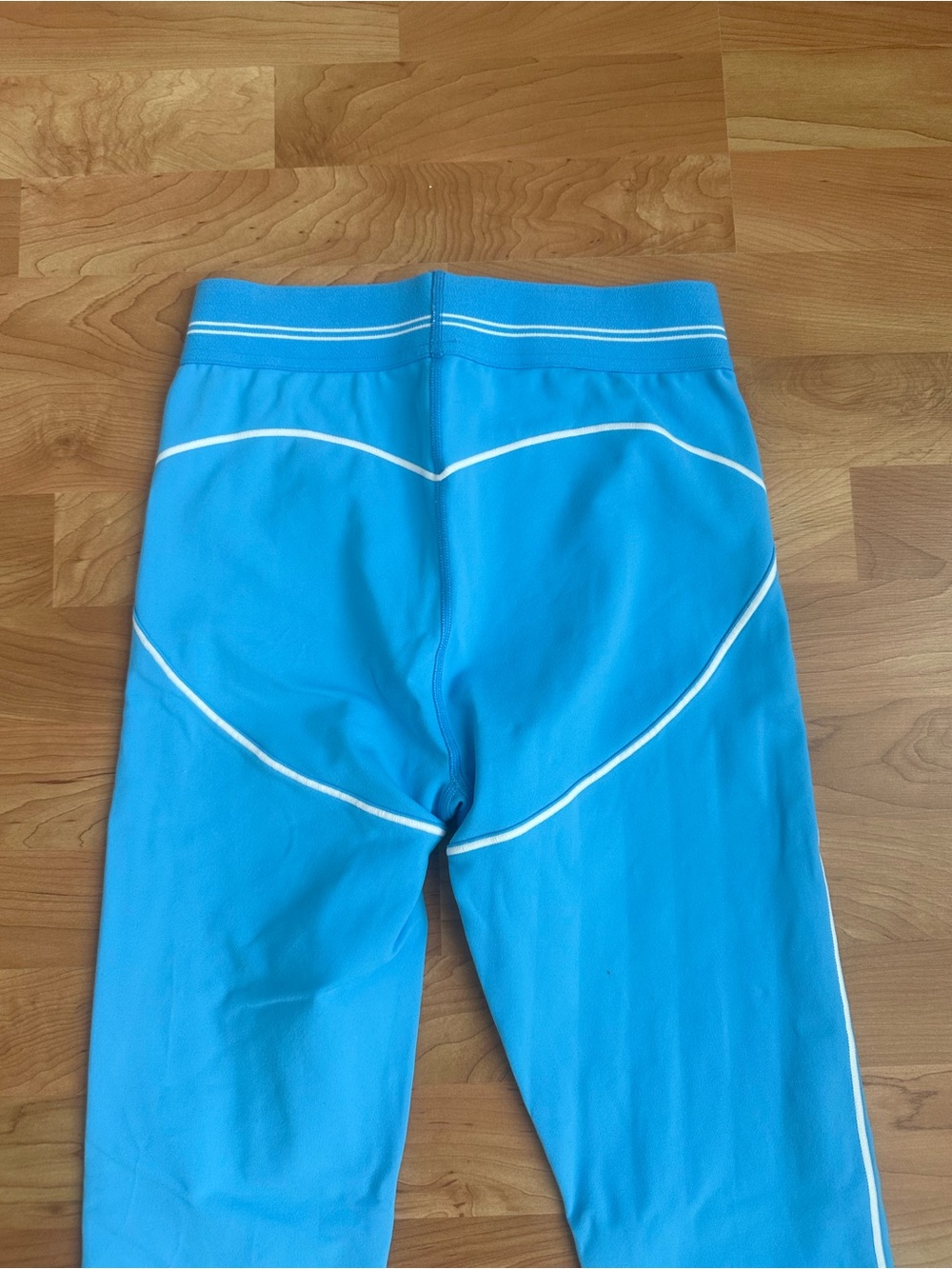 NEVER WORN ALO Yoga Airbrush High-Waist Heart Throb Legging - Picture 7 of 12
